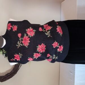 Sz L Draper James RSVP Black Rose Sleeveless Sweater
